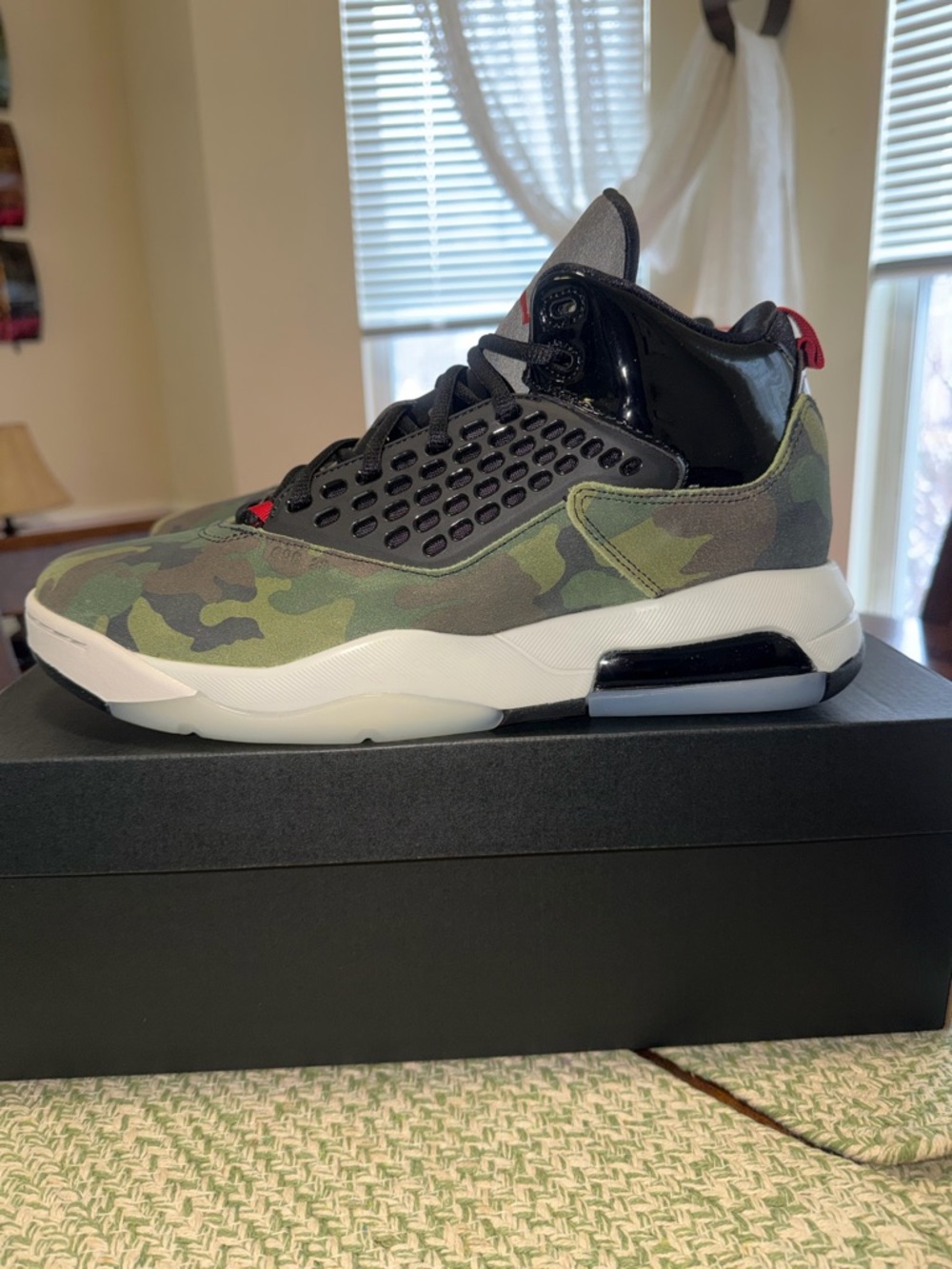 Jordan Maxin 200 Men’s Sneakers size 11 new/medium olive/gym red-black!!
